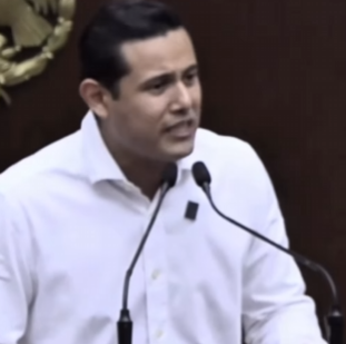 Posicionamiento en tribuna para pedir a los diputados la aprobación de la ley